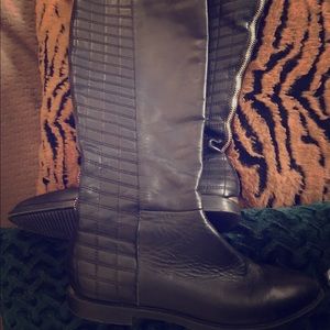 Size 6 Calvin Klein black side zipper boots